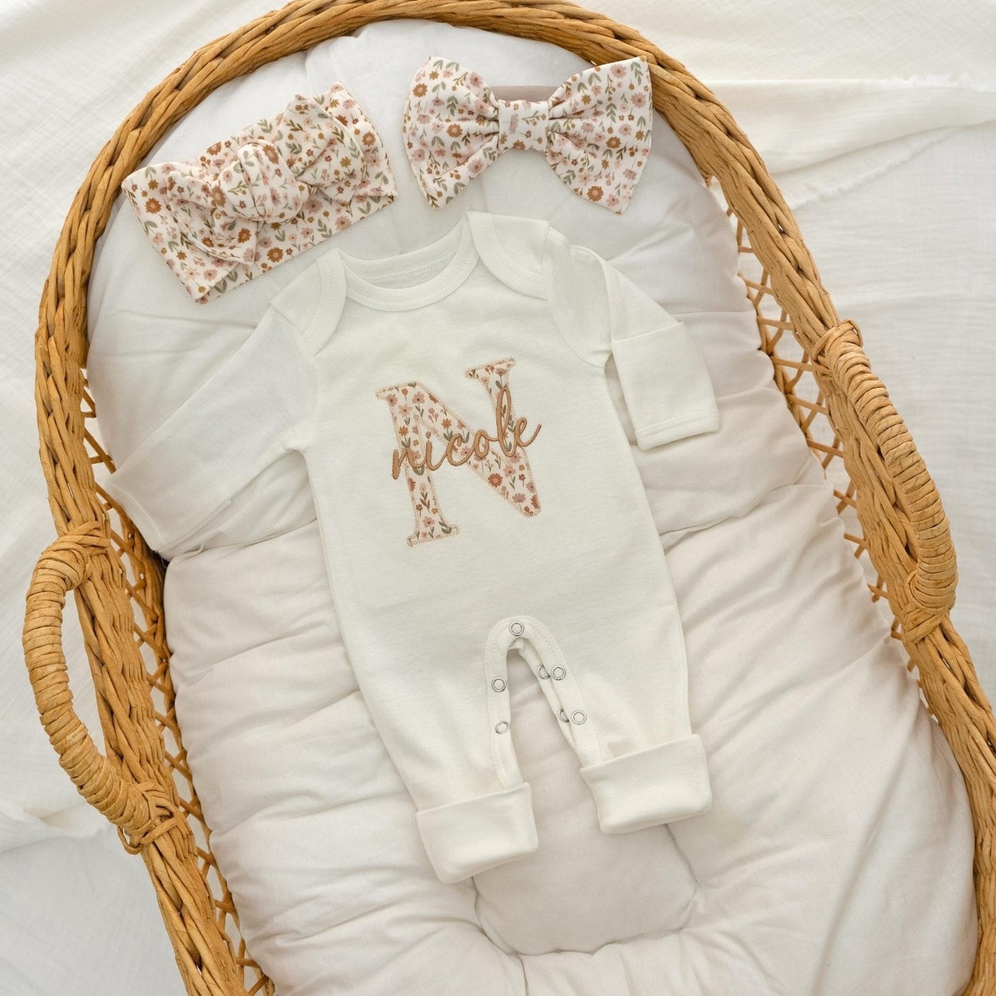 Baby Girl Coming Home Outfit, Baby Shower Gift, Newborn Baby Girl Outfit Personalized, Baby Girl Hospital Set Monogrammed
