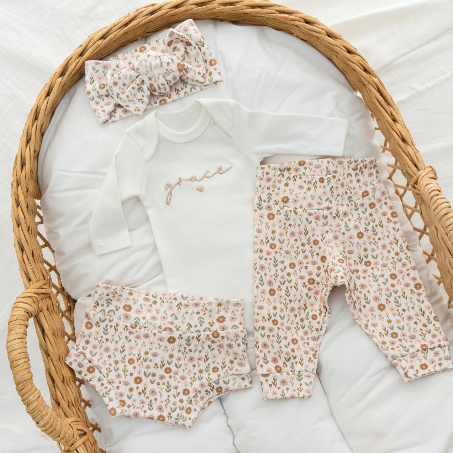 Newborn Baby Girl Coming Home Outfit Floral, Baby Sower Gift, Baby Girl Gift, Bringing Home Outfit