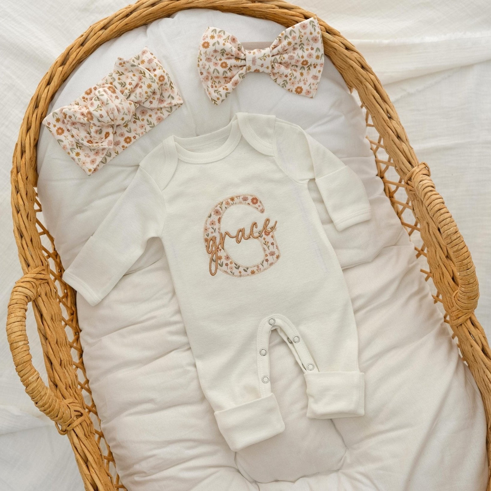 Baby Girl Coming Home Outfit, Baby Shower Gift, Newborn Baby Girl Outfit Personalized, Baby Girl Hospital Set Monogrammed